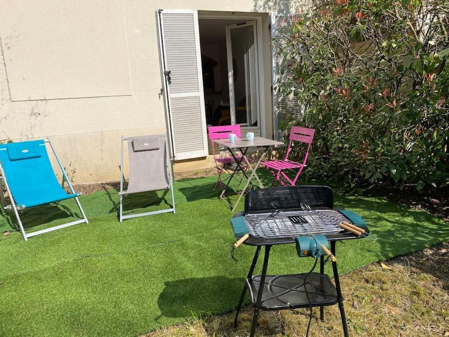 Appartement Cosy Avec Jardin Privatif Et Garage Fontainebleau Esterno foto